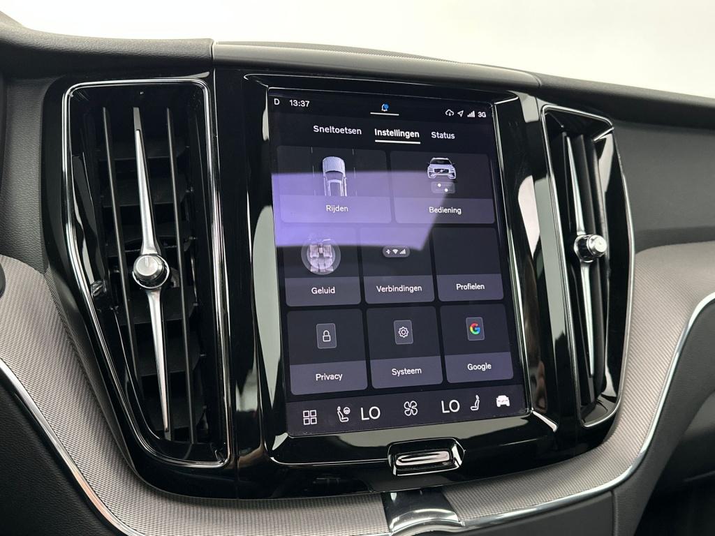 Volvo XC60 t6 398pk recharge r-design| pano| trekhaak| adap.cruise| leder| 