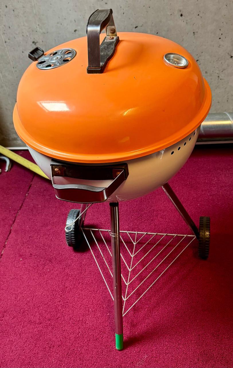 Mooie bol barbecue in uitstekende staat