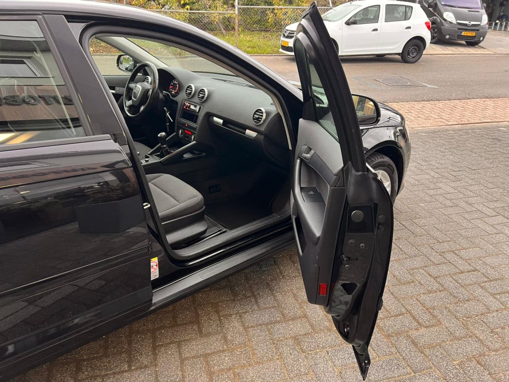 Audi A3 sportback 1.4 tfsi attraction pro line