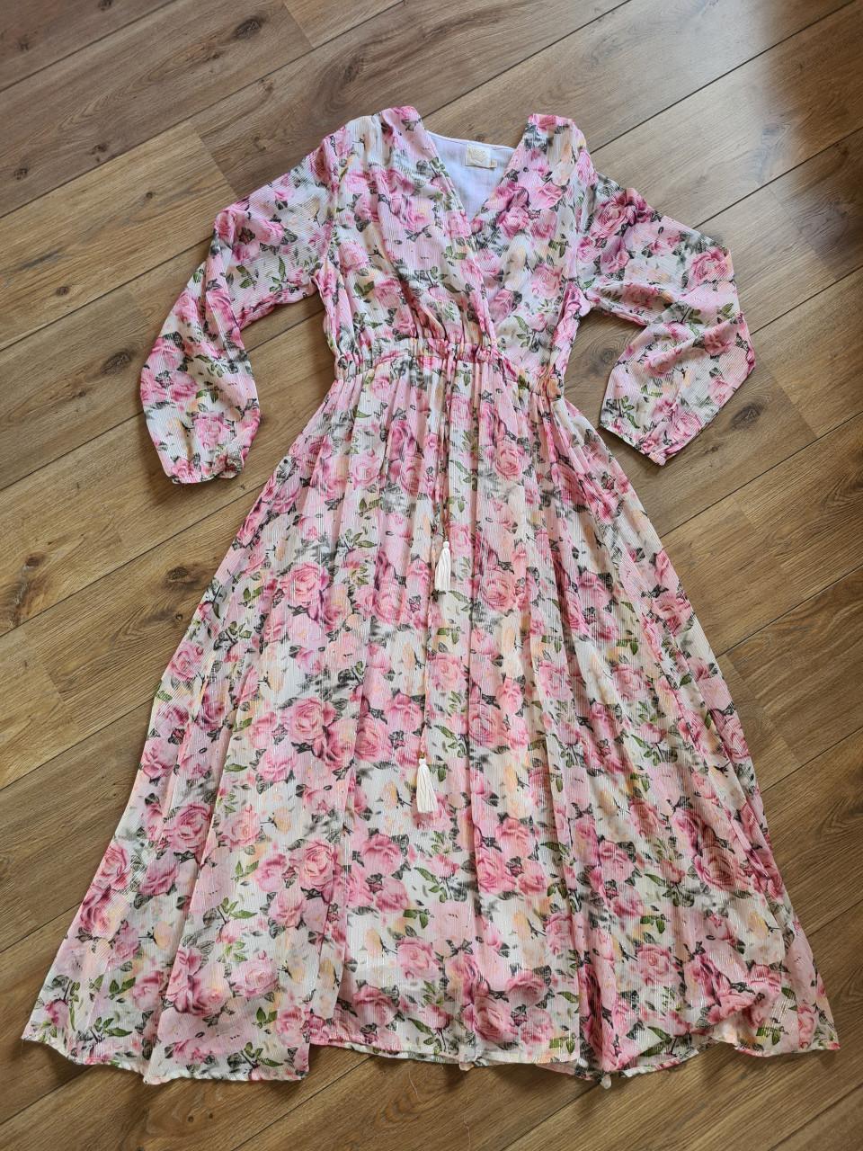 Prachtige maxi jurk van Purple Queen met een mooie bloemenprint Mt M-L