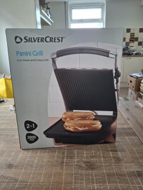 Panini grill.  2 in 1 met contact grill