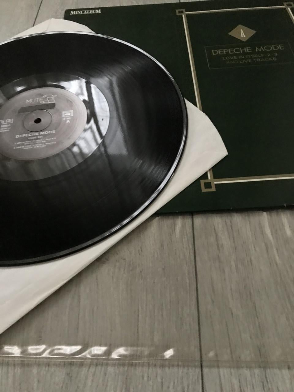 LP vinyl  -  Depeche Mode -  MINI ALBUM 1983