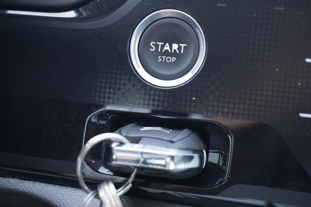 Citroen C4 Picasso 1.2 puretech intensive climate / navi / cruise / parkeer