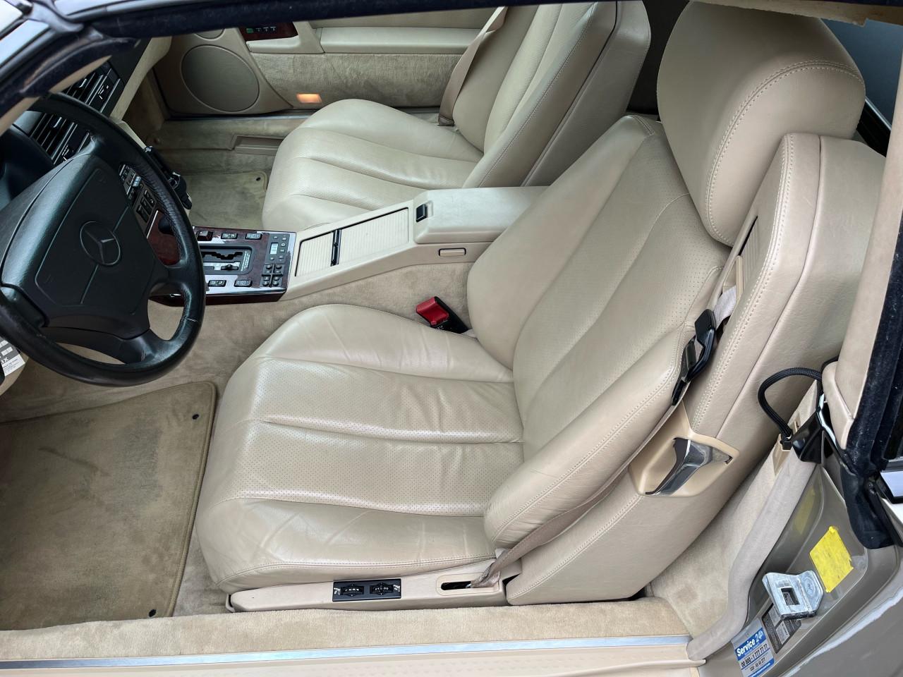 Mercedes Benz 500 SL, NL auto 26 d. km.