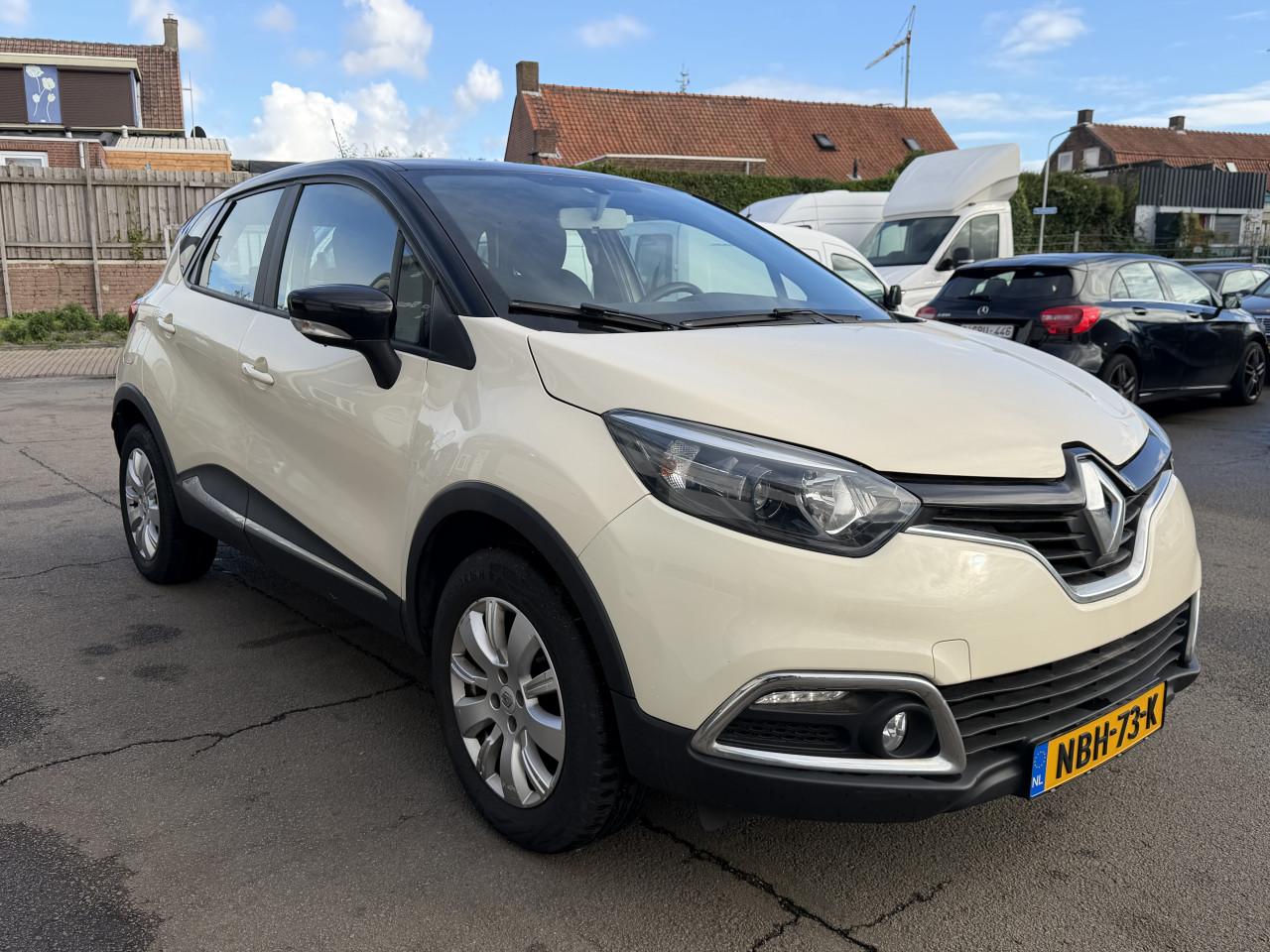 Renault Captur 0.9 Tce Bouwjaar 2016 NAP AIRCO ! ! !