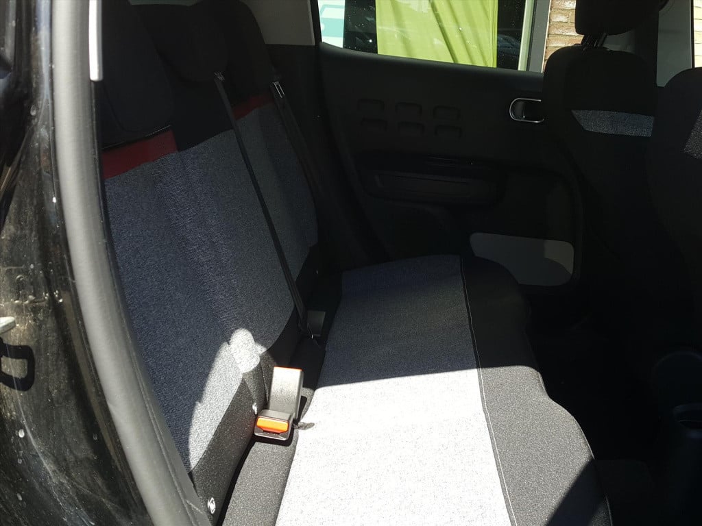 Citroen C3 1.2 puretech 83pk s&s c-series trekhaak | navigatie | cruise & c