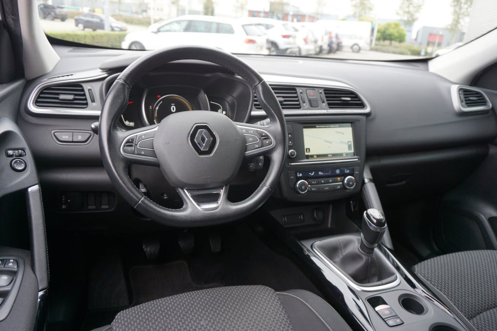 Renault Kadjar 1.2 tce zen airco / navi / cruise / trekhaak / parkeers. / l