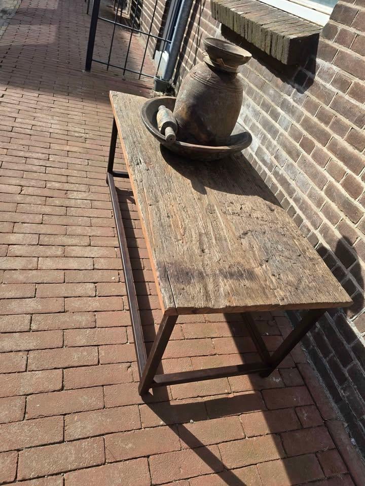 SPIEGELS, KASTEN, TAFELS, STOELEN, VERLICHTING 3ZM FACTORY ARNEMUIDEN