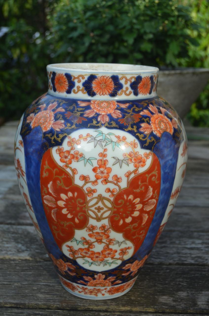 Paar Imari dekselvazen in puinstaat! 1 1/2 dan toch.