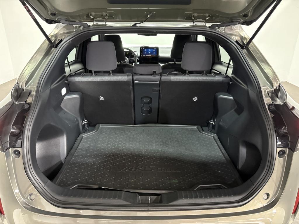 Toyota Yaris Cross 1.5 hybrid first edition | bsm | stoelverwarming | camer