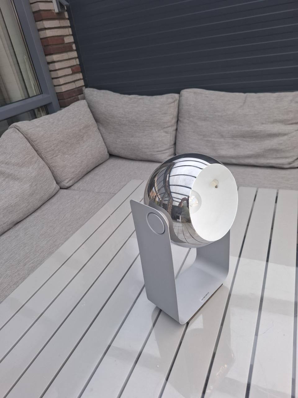 Mooie chroom Space age / eyeball tafellamp van Massive