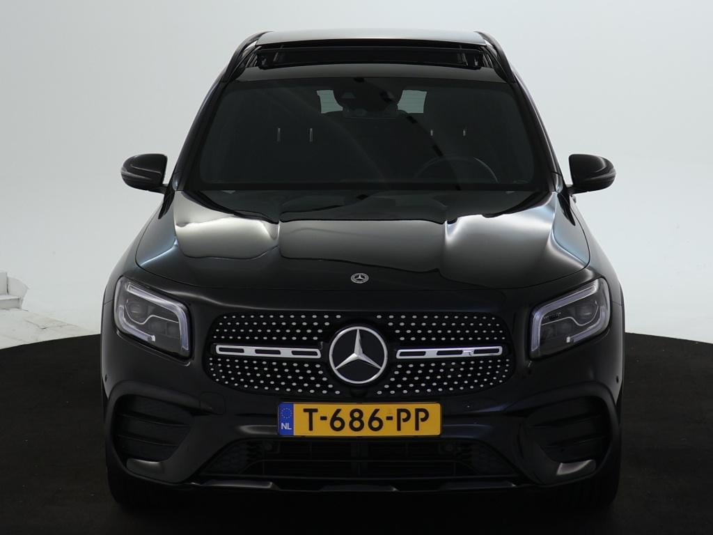 Mercedes-Benz Glb 200 amg line | panoramadak | trekhaak | cruise control | 
