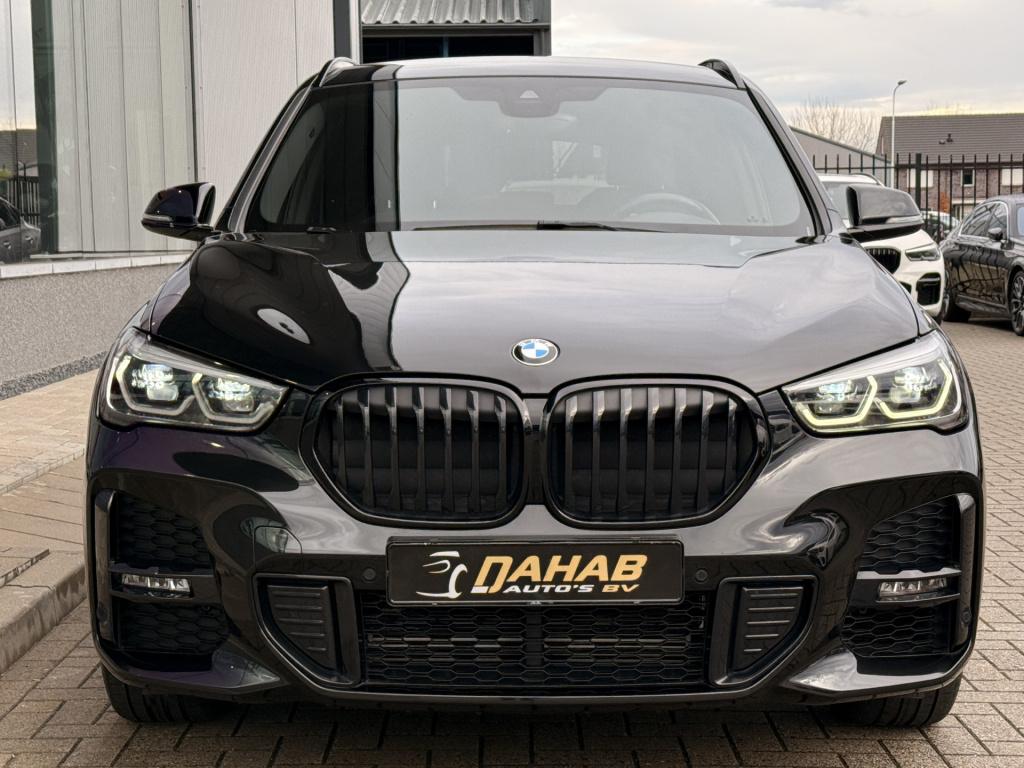 BMW X1 xdrive25e high executive m-sport | led | afn trekhaak | stoelverwarm