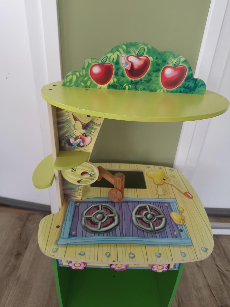 Prachtig Winnie de Poeh speelkeukentje. Speelkeuken hout.
