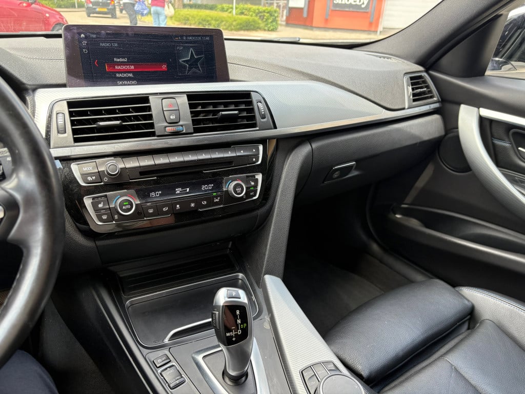 BMW 3-serie touring 318i edition m sport shadow executive