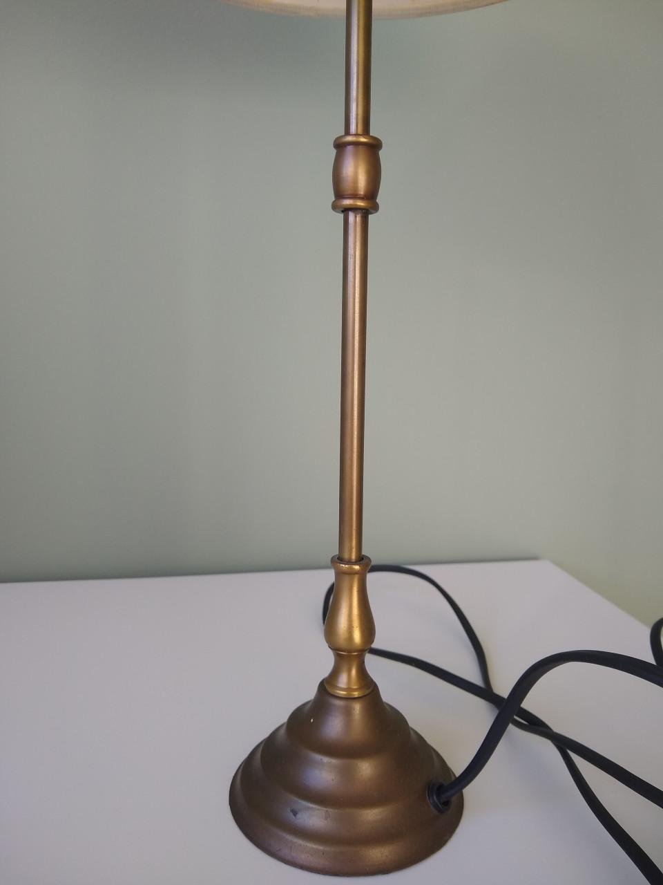 Te koop: Tafellampje