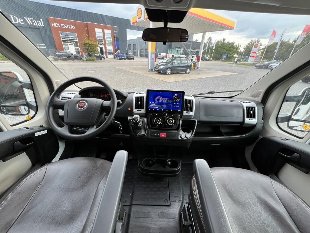 Chausson Onbekend 757 welcome | 2 enkele bedden + 1 groot bed | camera | tv