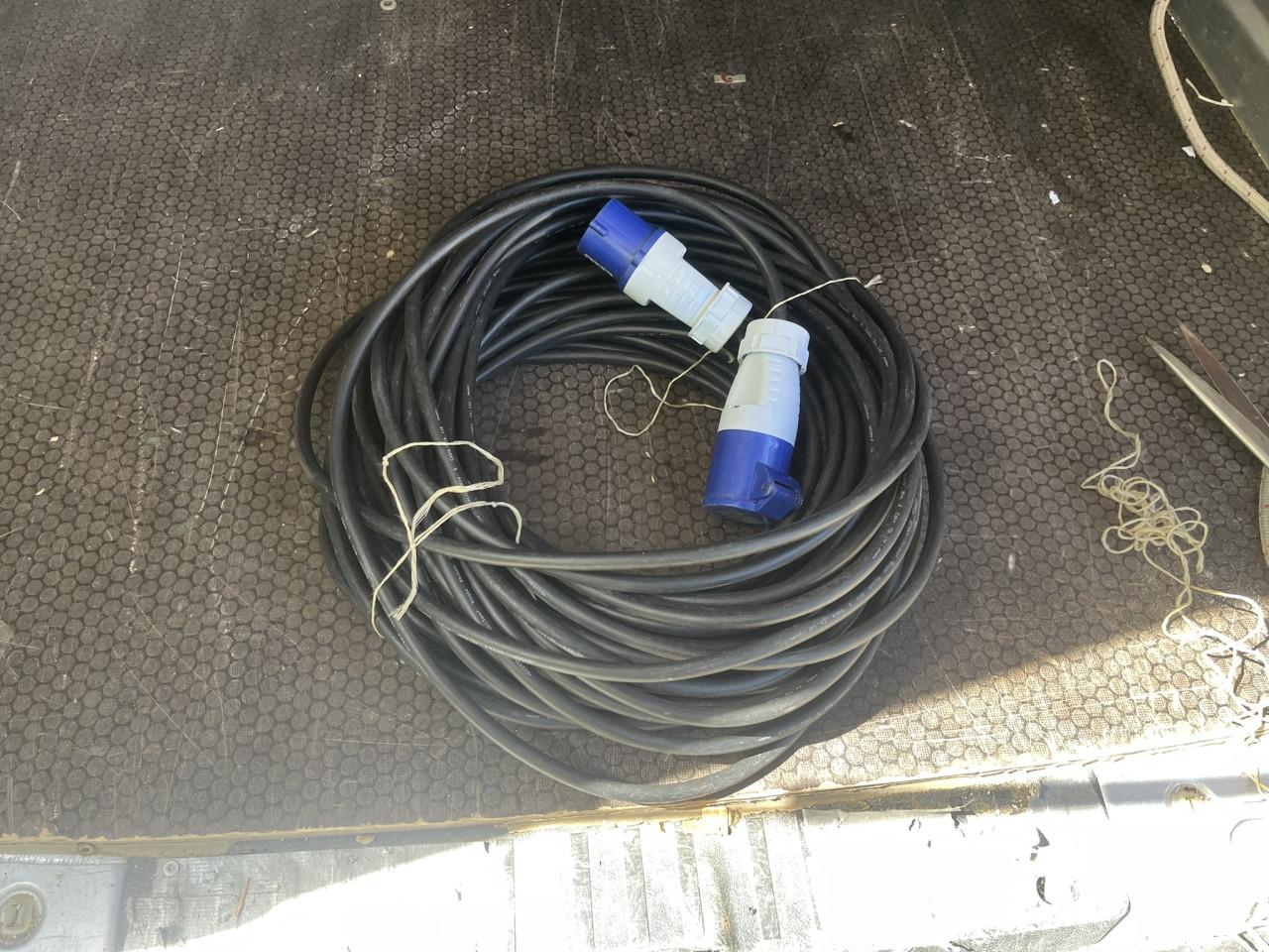 Caravanaansluitkabel CEE verlengkabel 35 meter