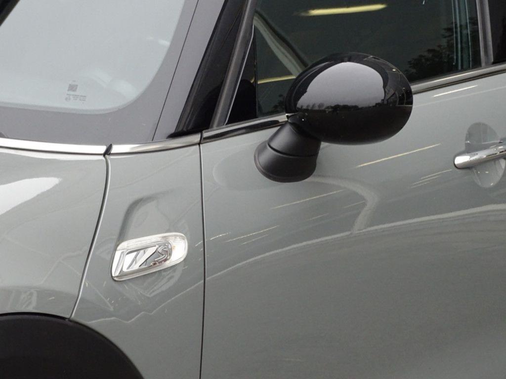 Mini Cooper mini 2.0 serious business 5-deurs | led | navi |18"