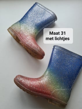 Glitter regenlaarzen met lichtjes uit de Mountain Peak collectie.  Maat 31
