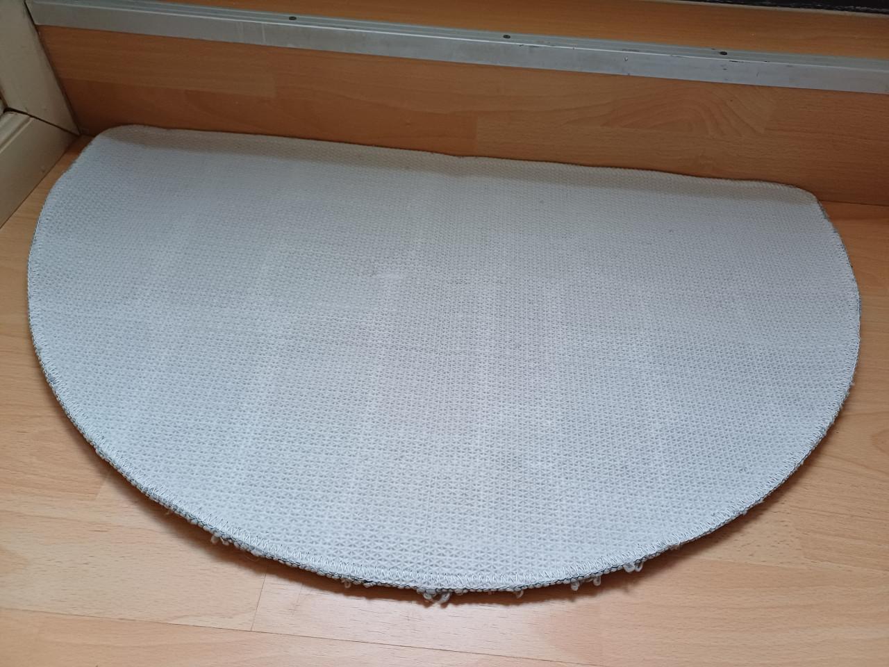 NIEUWE, halfronde BAD/WC/DEUR MAT, grijs, zacht, absorberend