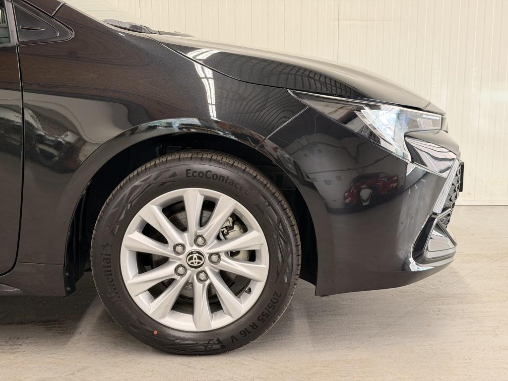 Toyota Corolla Touring Sports 140 hybrid active aktie model !!!