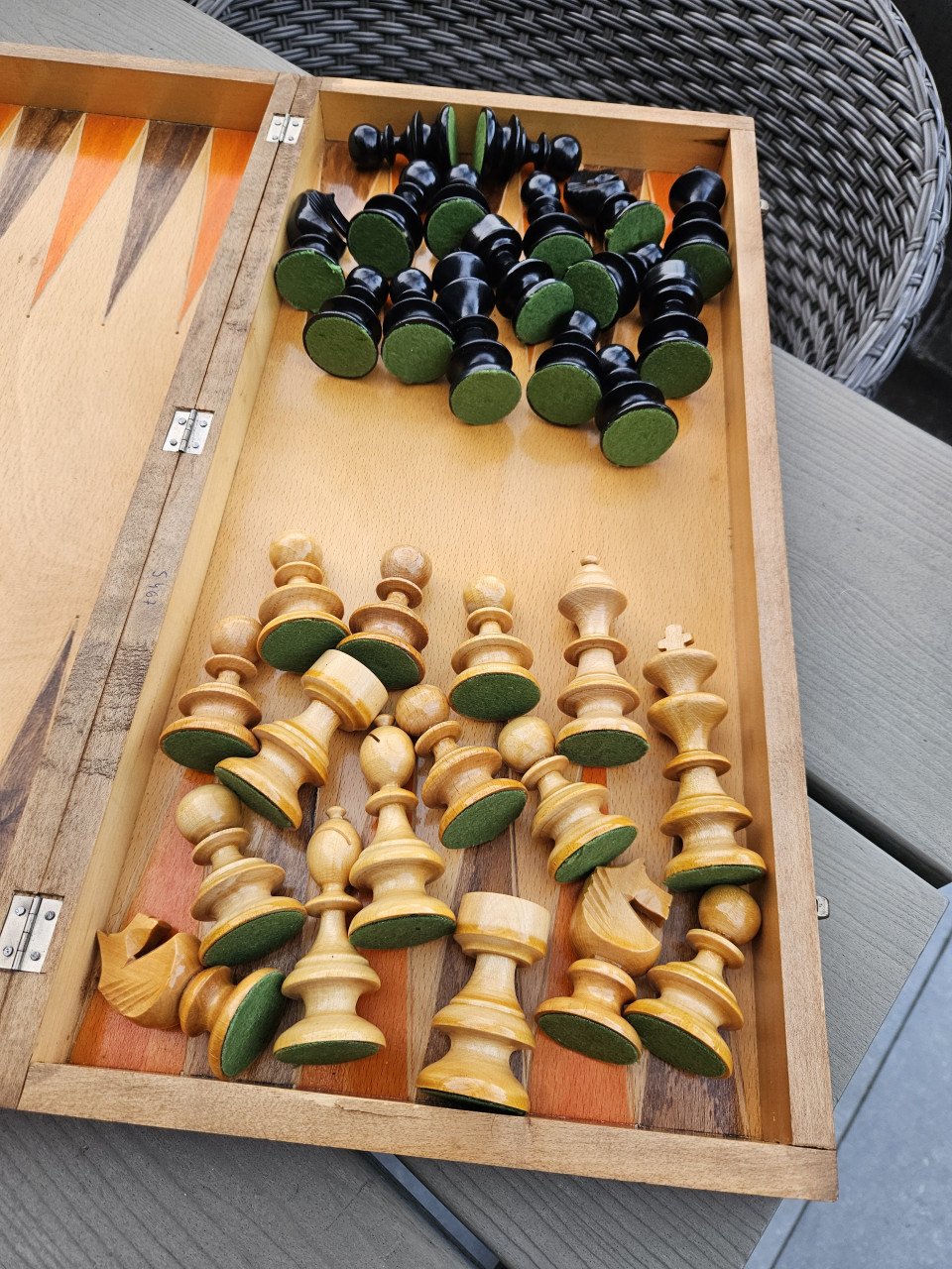 Prachtig groot opvouwbaar vintage houten schaakspel in zeer nette staat
