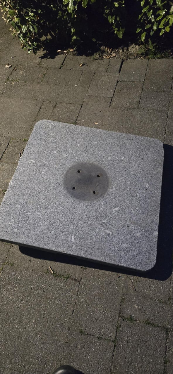 Parasolvoet graniet