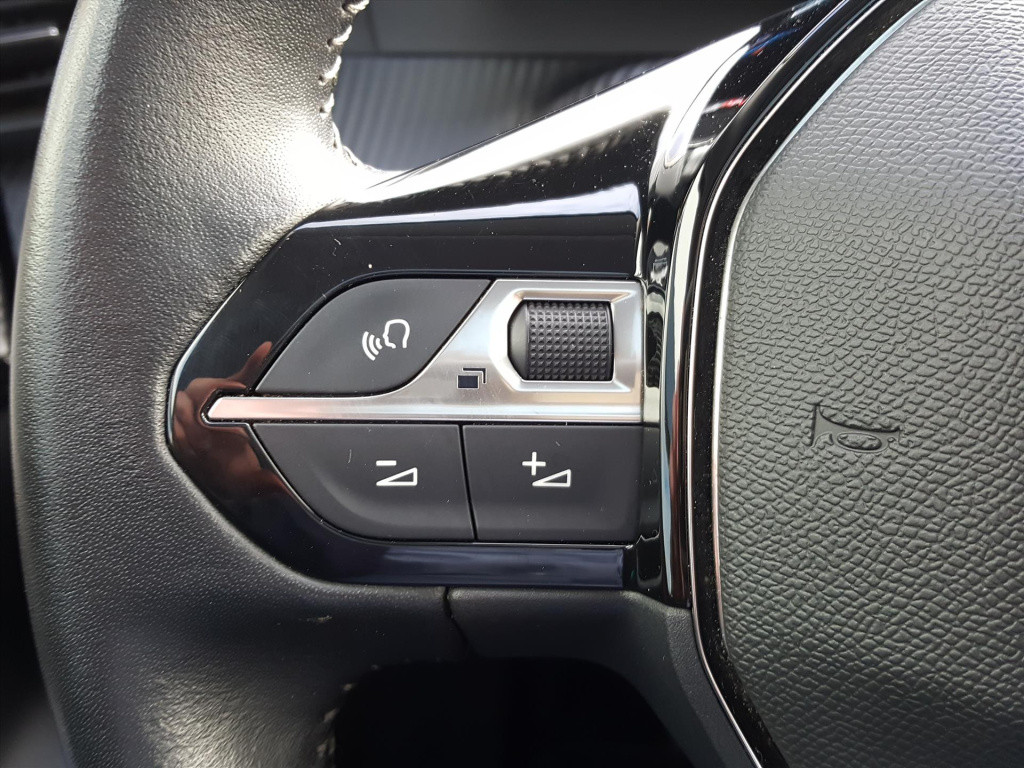 Peugeot 208 allure pack ev 50kwh 136pk 3-fase | navigatie | adaptieve cruis