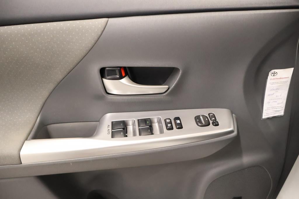 Toyota Prius wagon 1.8 dynamic 7p.