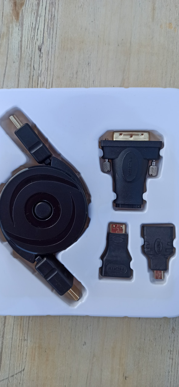 Uittrekbare oprolbare HDMI kabel - 150 cm - met adapters - Nieuw