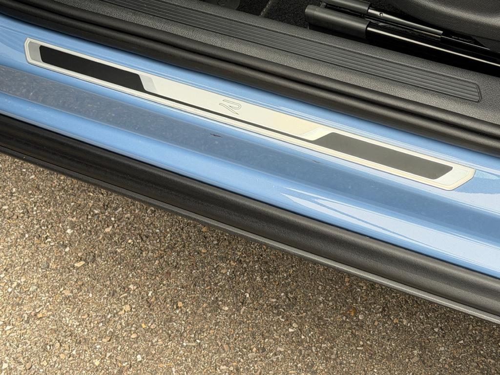 Volkswagen T-cross 1.0 tsi 116pk dsg r-line | trekhaak | navi | iq light | 