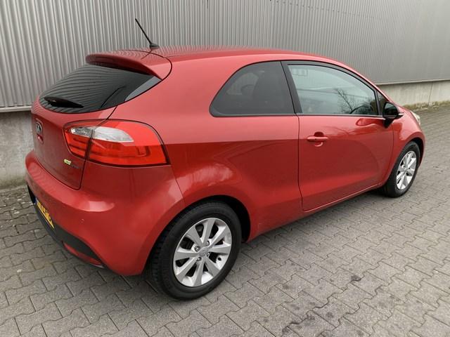 Kia Rio 1.2 cvvt navi | clima | cruise | parkeersensoren | trekhaak | nap e