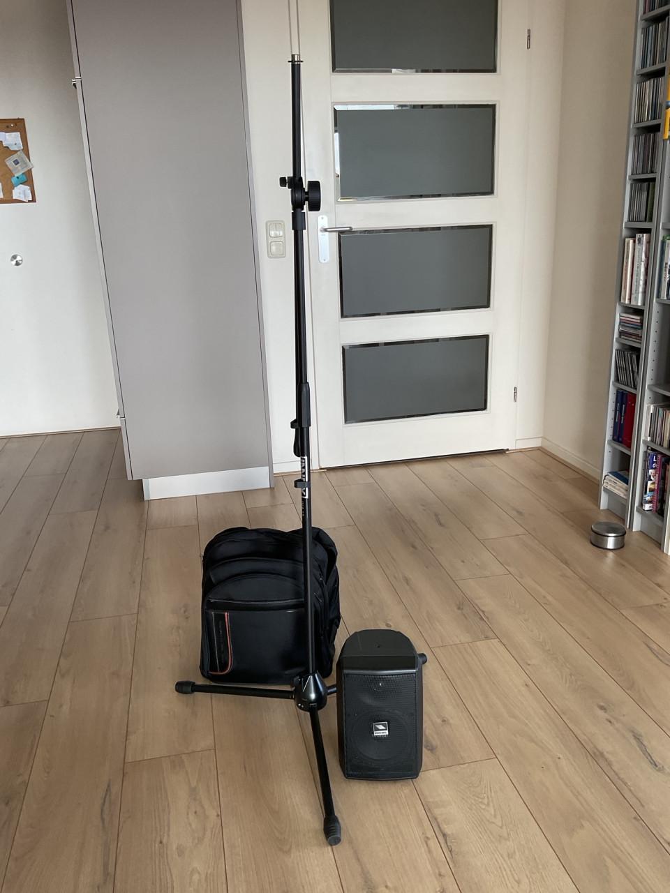 PROEL FLASH 5A actieve monitor !!!!!! met of zonder statief.