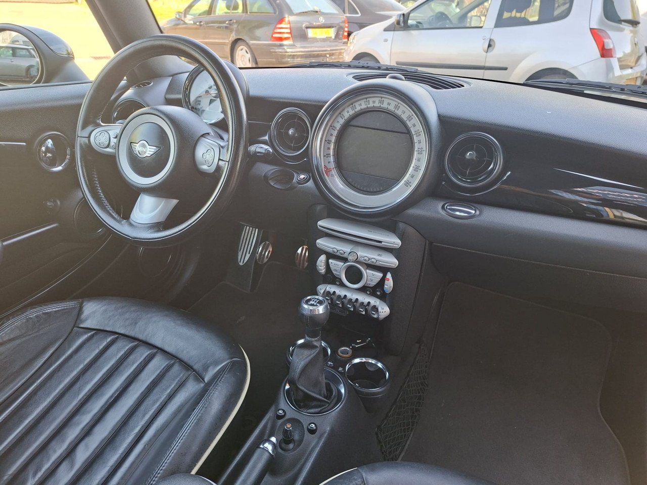 Mini Cooper CLUBMAN S 1.6 bj:2010 leer-panoramadak -navigatie-airco