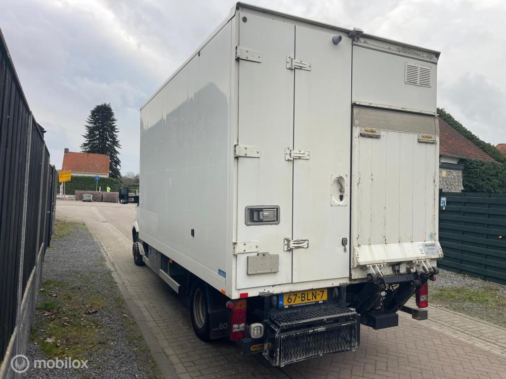 Mercedes-Benz Sprinter 5-t vrachtwagen/chassis bloemenwagen