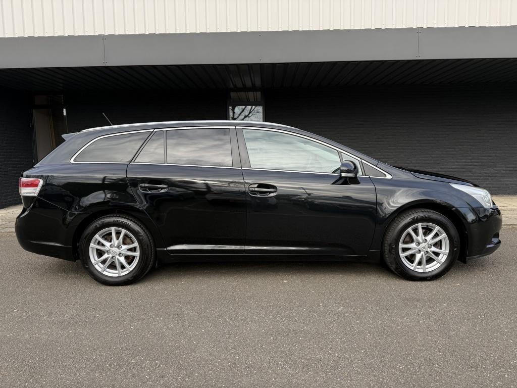 Toyota Avensis wagon 1.8 vvti business