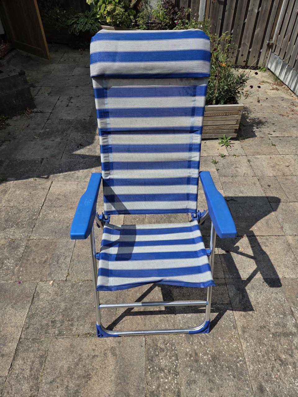 2 tuinstoelen