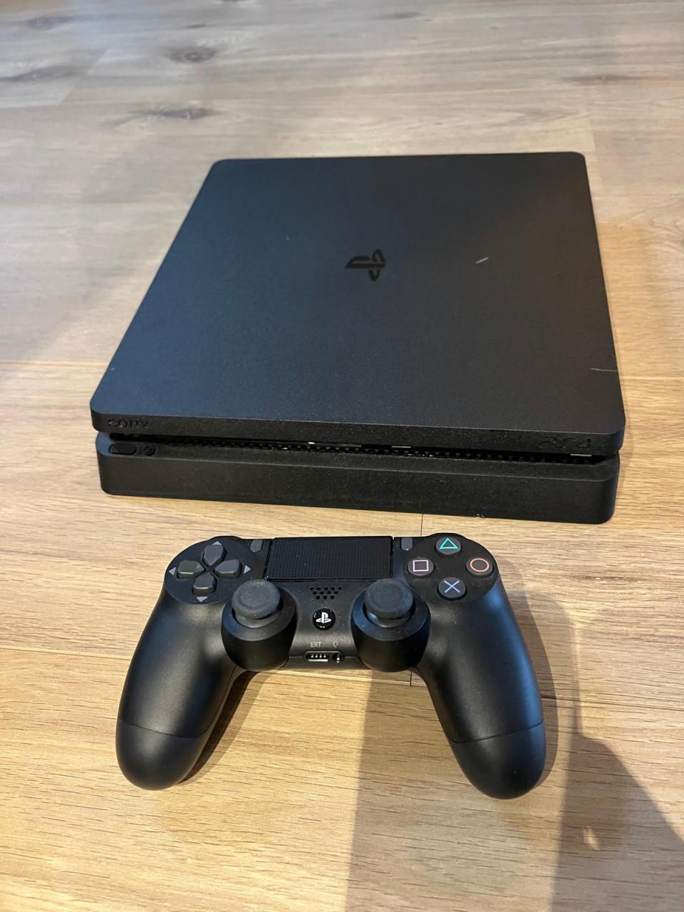 Sony PlayStation 4 Slim 500GB + controller – werkt perfect