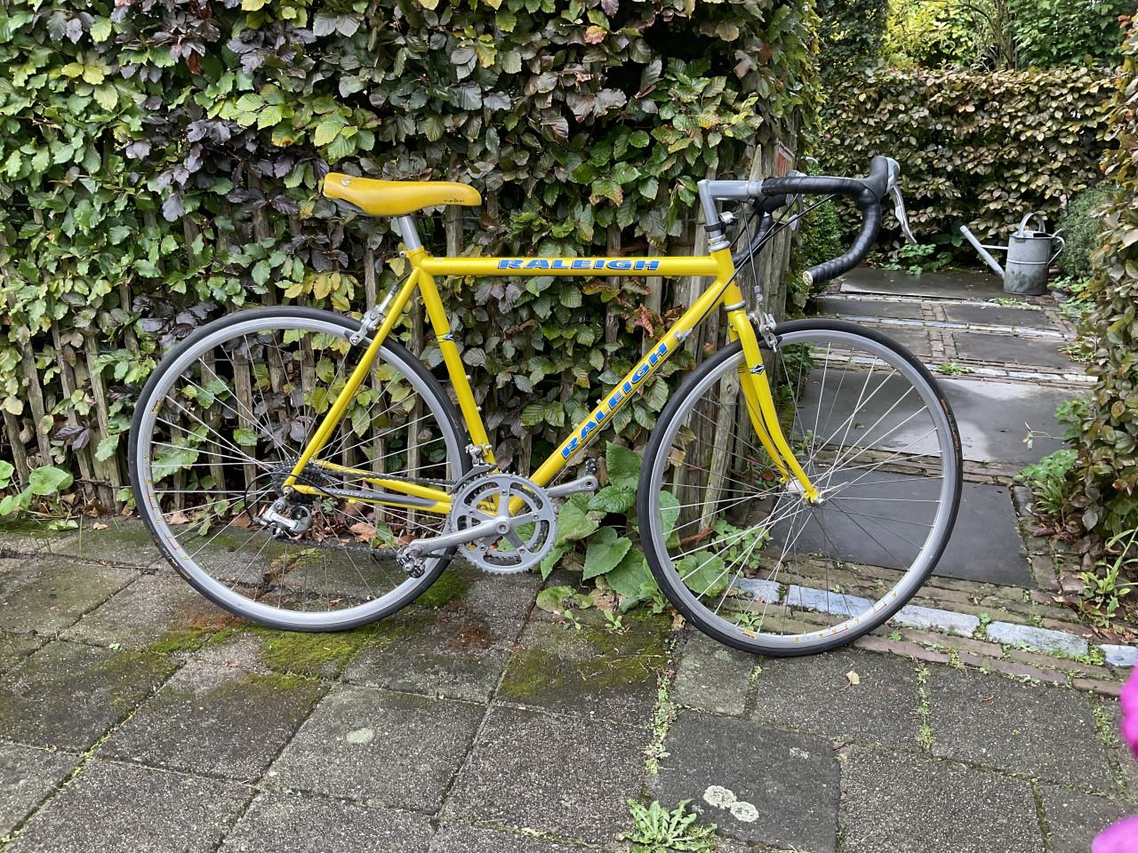 Raleigh opvallend gele vintage racefiets