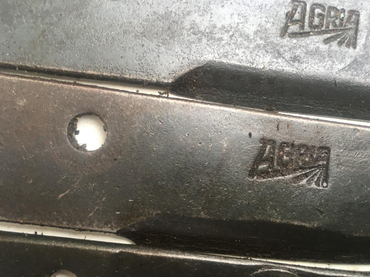 Freesmessen nieuw origineel agria zowel link als rechts gaten 8mm