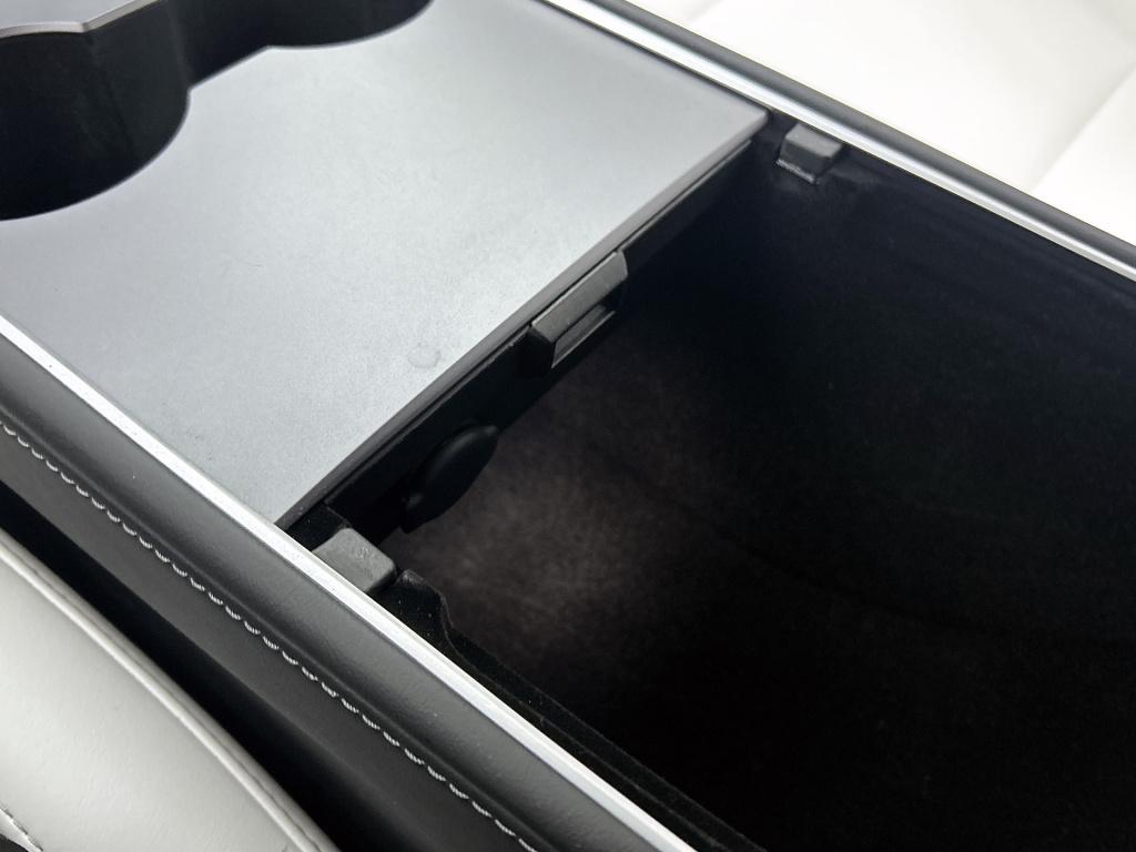 Tesla Model Y performance awd 75 kwh | leder | parkeercamera | schuif-kante