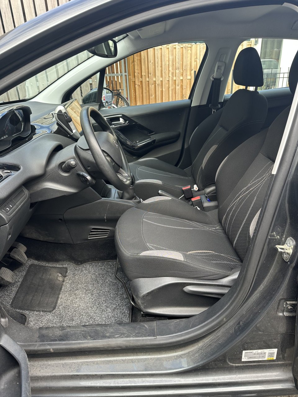 Peugeot 208 1.2 VTi Envy CarPlay/climate/phulp/trekhaak