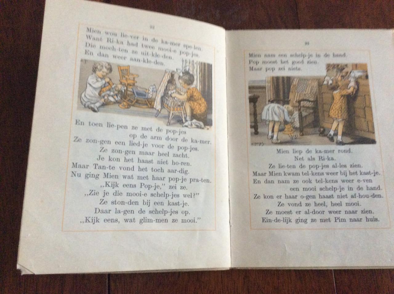 Nog bij moeder en Pim en Mien.     Jan Ligthart en H. Scheepstra.