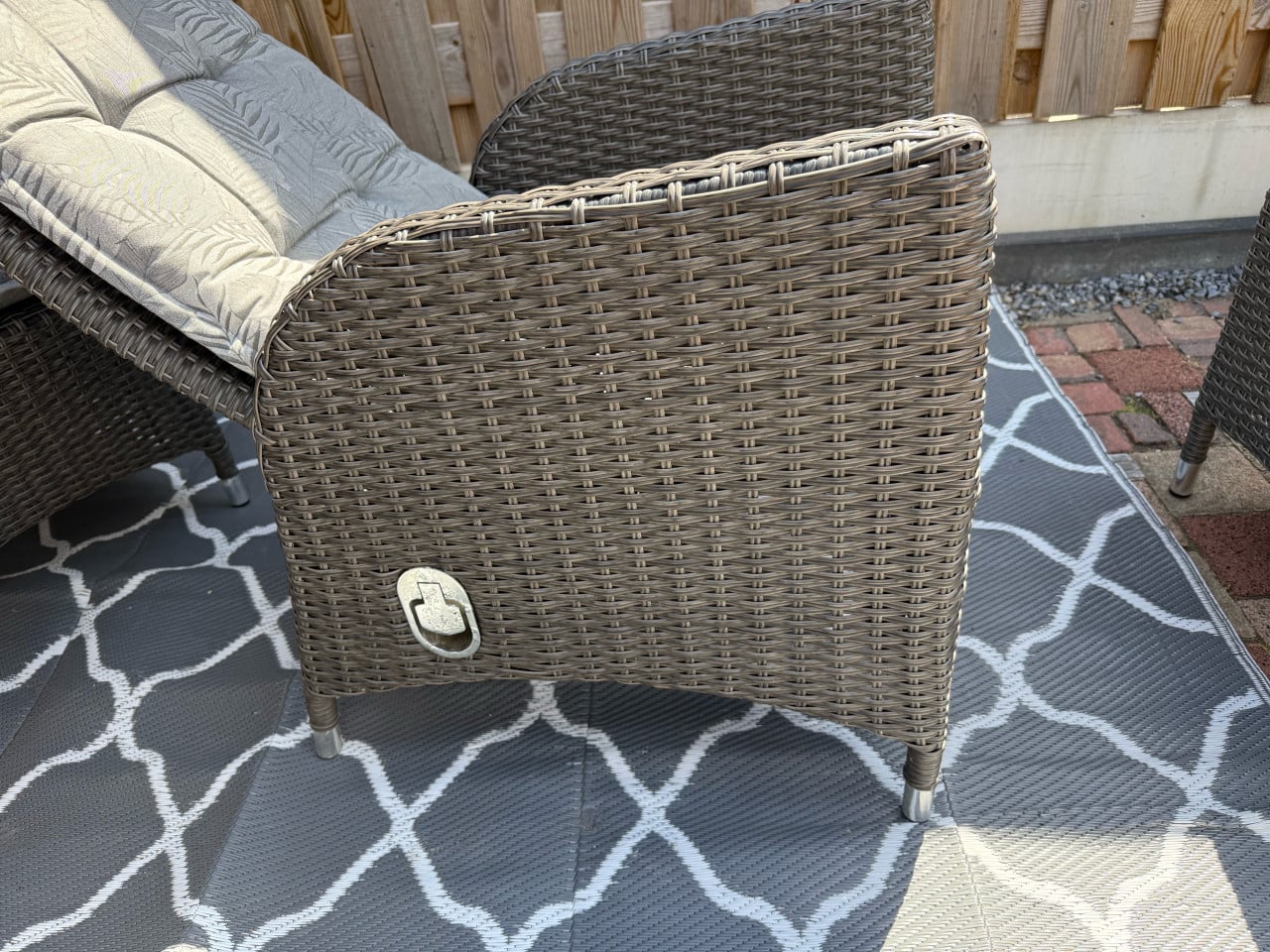 Mooi 7 delig tuinset met verstelbare stoelen!