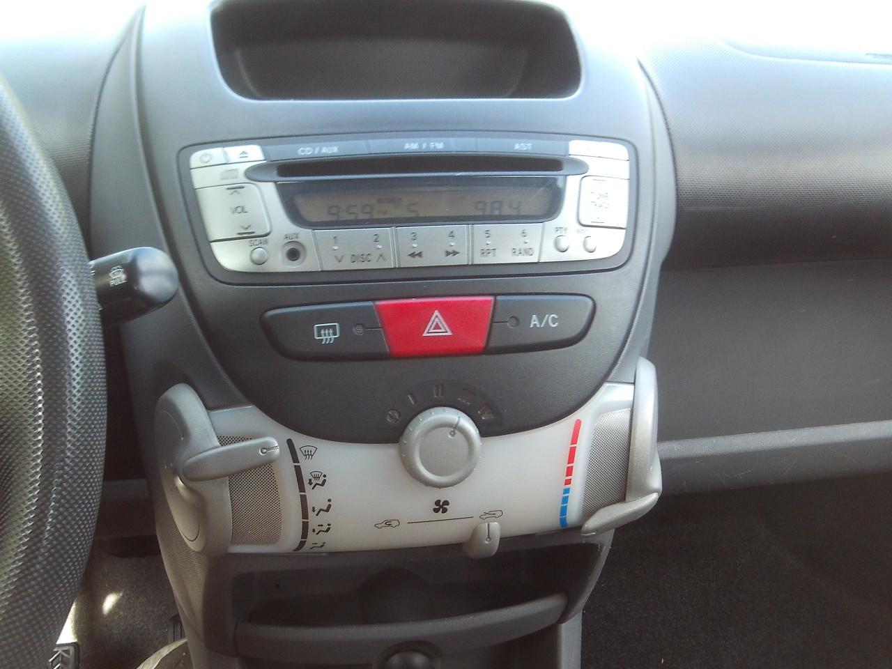 Toyota Aygo 213800 km bj 2006 ,apk 05-2027,airco , 4 deurs
