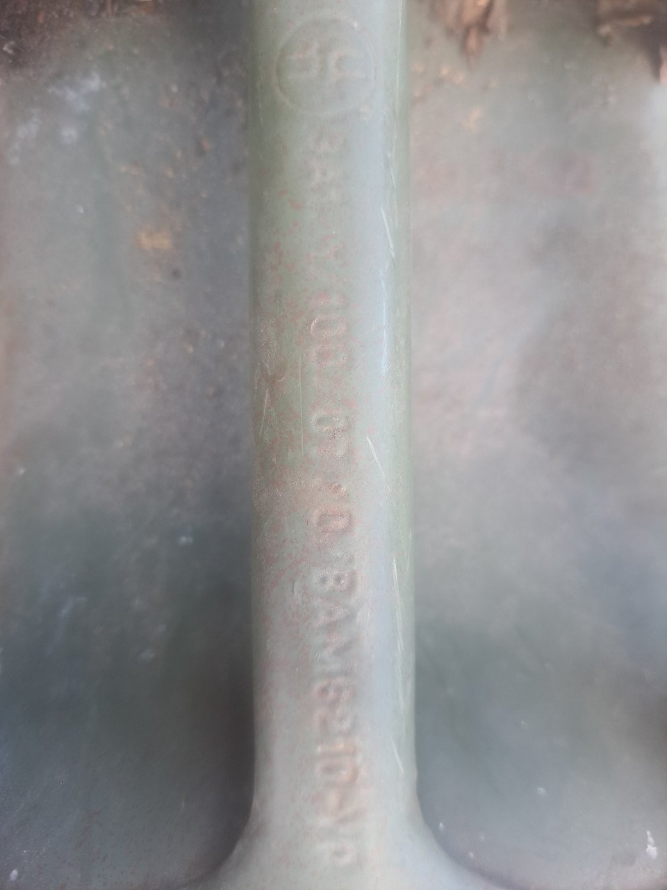 GROENE METALEN JERRYCAN LEGERVOERTUIG