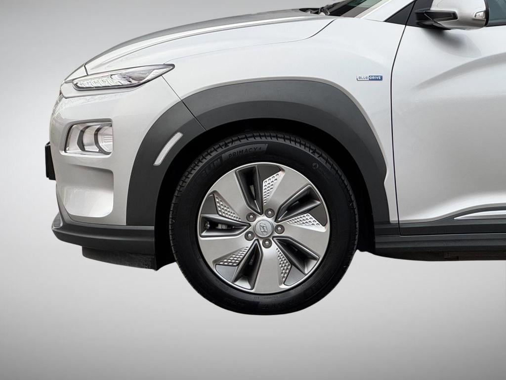 Hyundai Kona ev fashion 64 kwh soh 97%, 3-fase lader