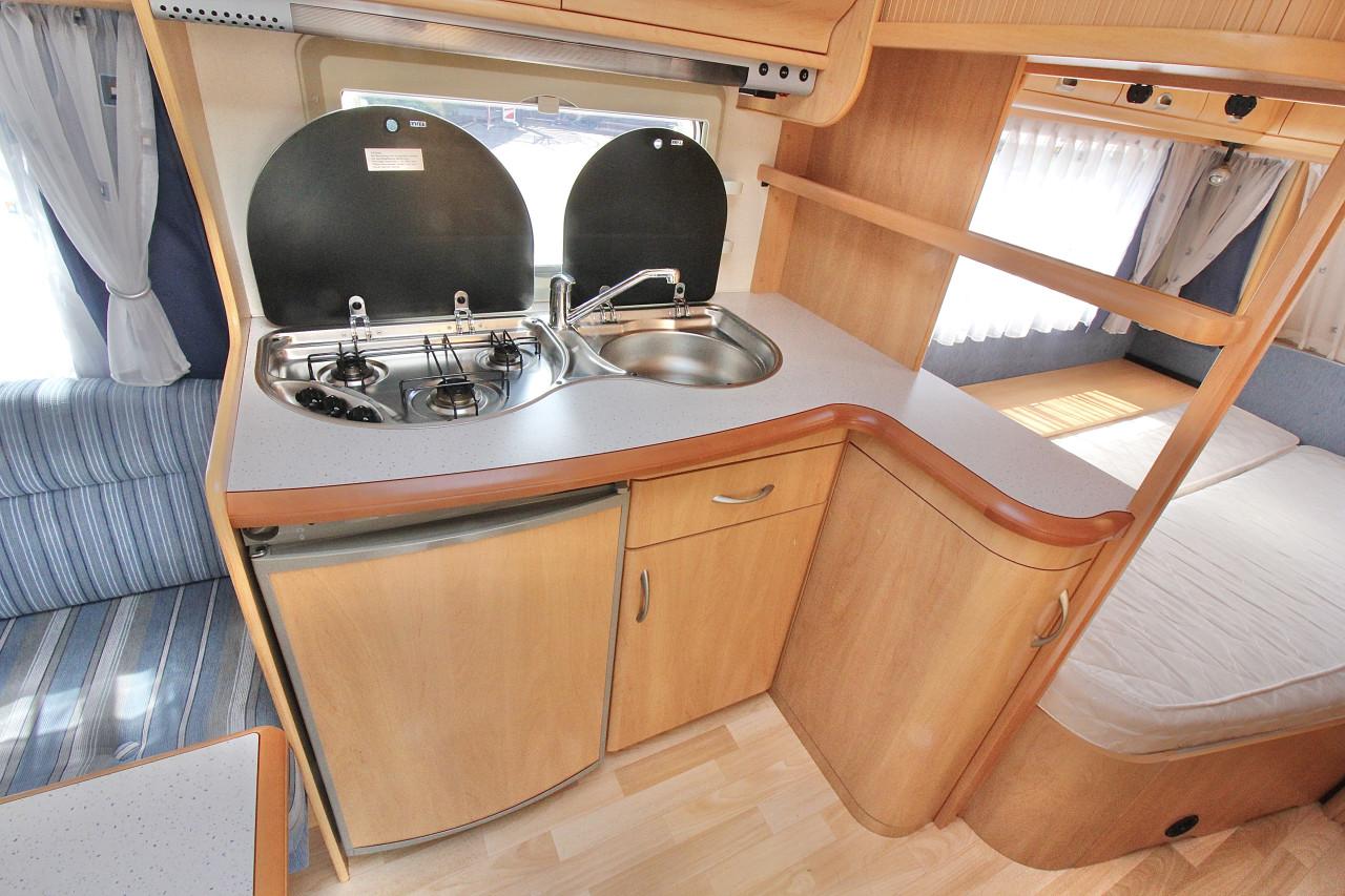 Hobby 460 UFe de luxe easy (Frans bed, Ruime rondzit, Nieuwstaat!!!)