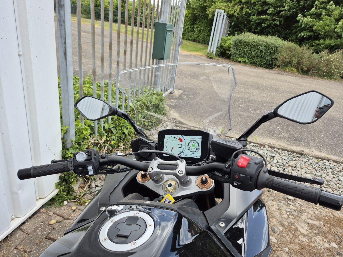 Suzuki GSXS1000GT uit 2022, sportieve toermotor abs/tcs/cruise